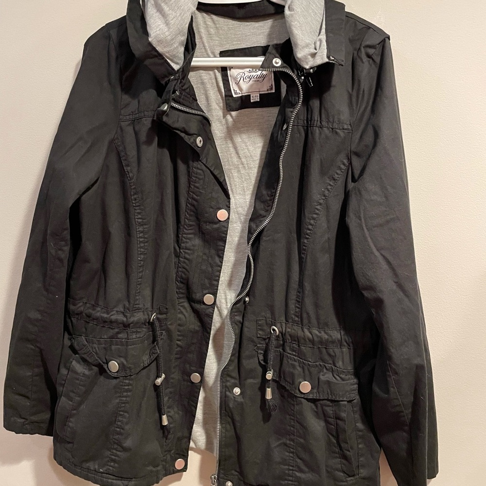 Women’s size XL black lightweight jacket